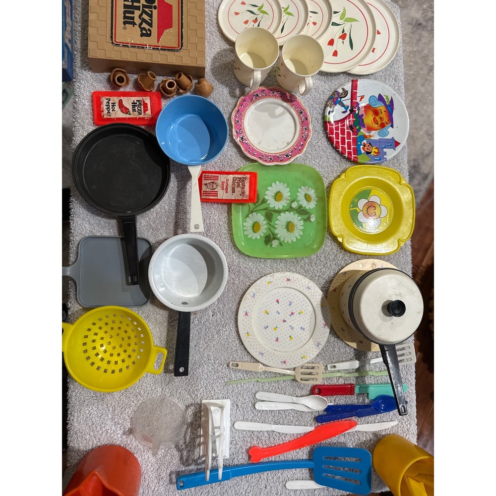 Vintage Play Kitchen Lot Pizza Hut KFC Dishes Pots Pans 70s 80s Retro Toy Set